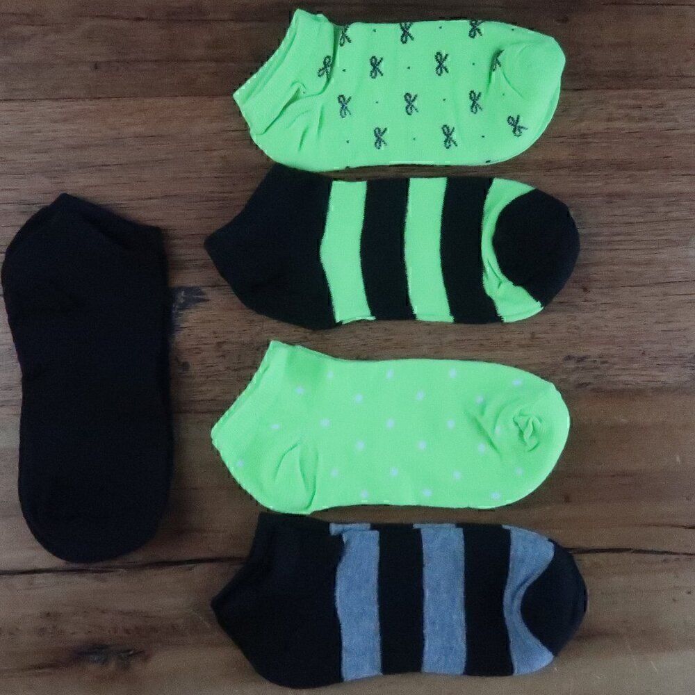 5 PAIR BLACK & NEON GREEN ANKLE SOCKS WOMENS SIZE 5 TO 8 NWT